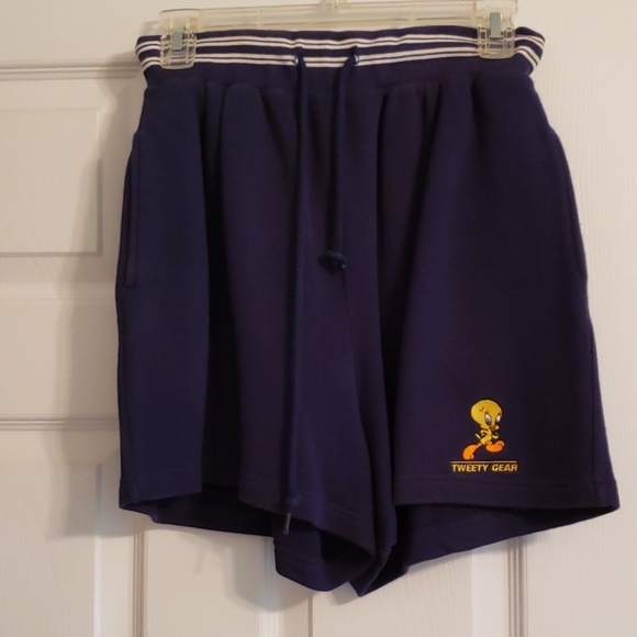 Tweety Bird/Warner Bros (HTF) Short Outfit - Picture 4 of 5